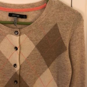 NWOT 100% cashmere cardigan